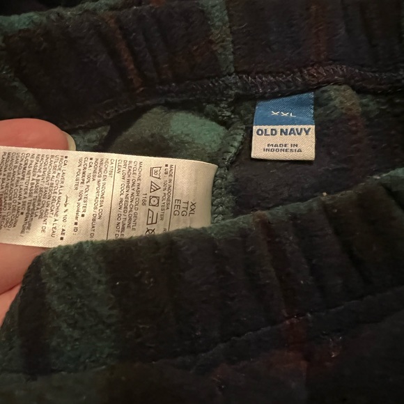 Two pair of fleece lounging sets - Picture 6 of 8